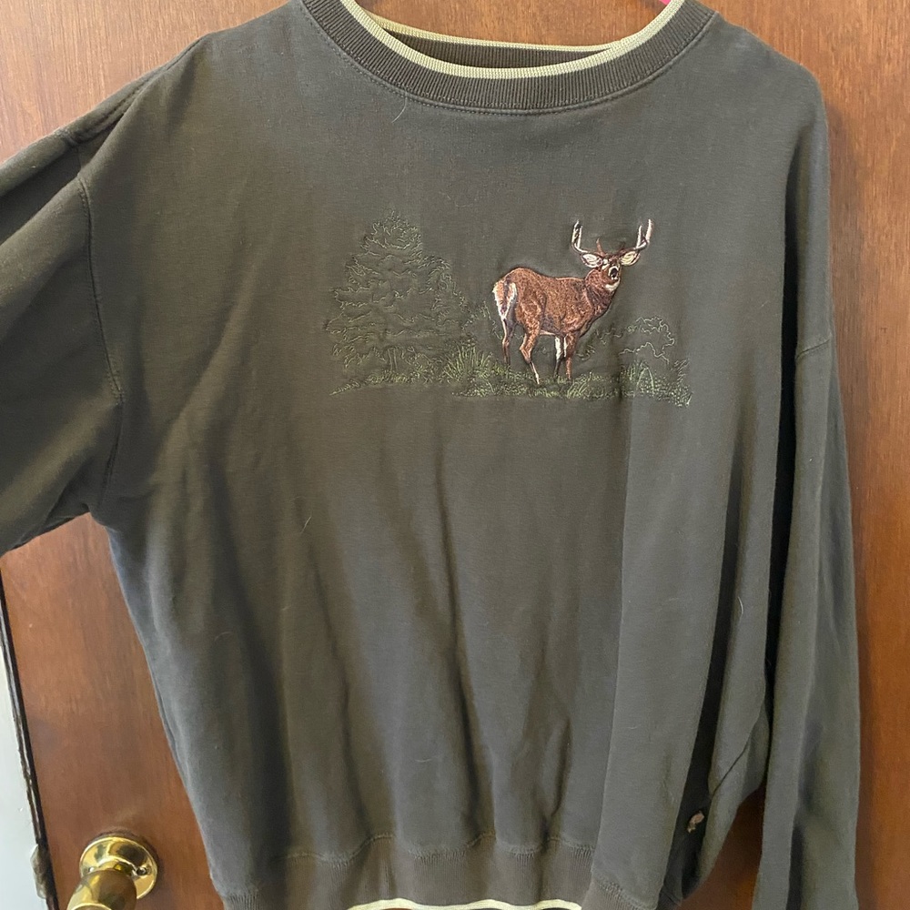Vintage embroidered deer crewneck sweatshirt